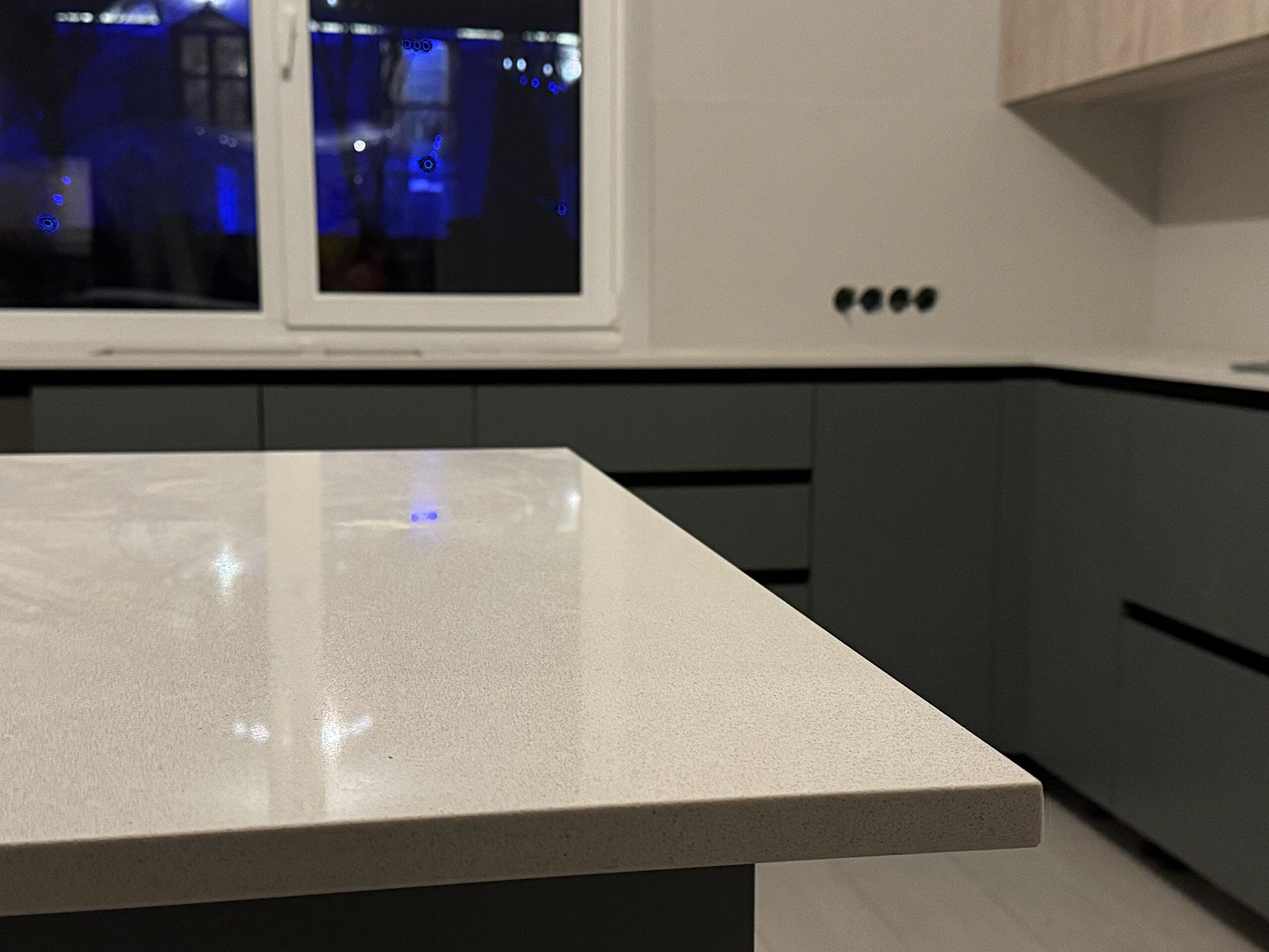 Столешница из кварцевого агломерата ATEM для кухни ProStone Киев Столешница из кварцевого агломерата ATEM для кухни ProStone Киев